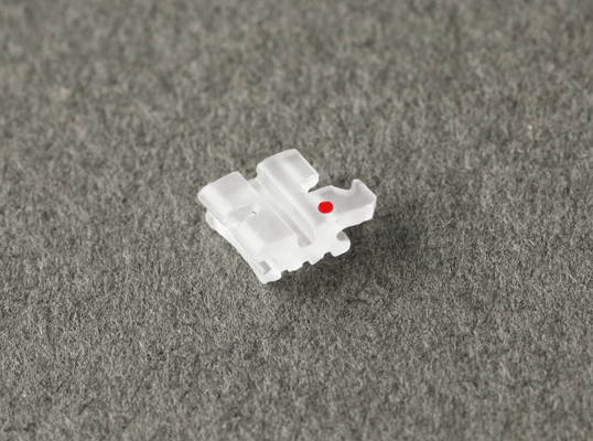 E-Serie II Keramische Orthodontik-Klammern Groove Base Zahnbehandlung